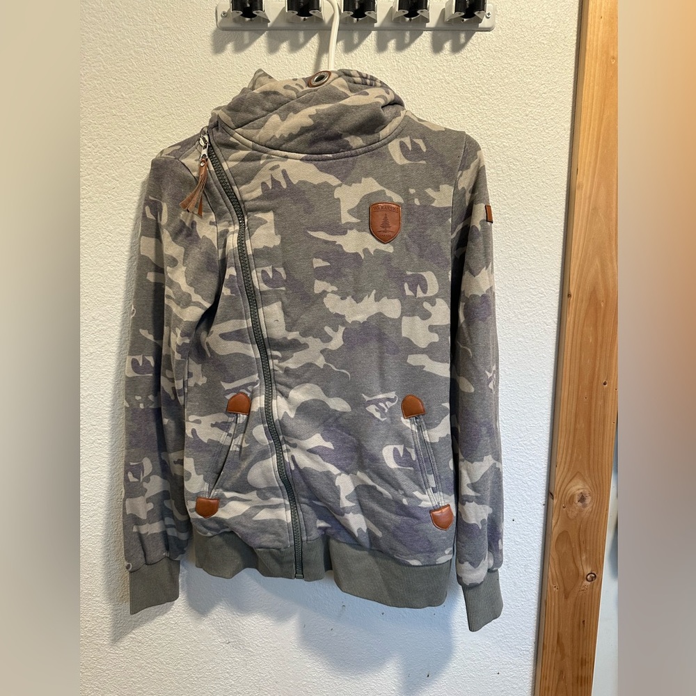 Wanakome full zip, hooded . Size X-Small